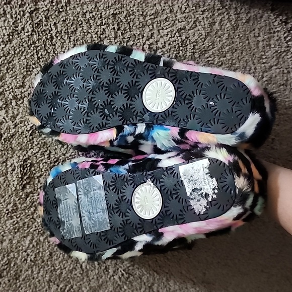 Ugg slippers - Picture 3 of 5